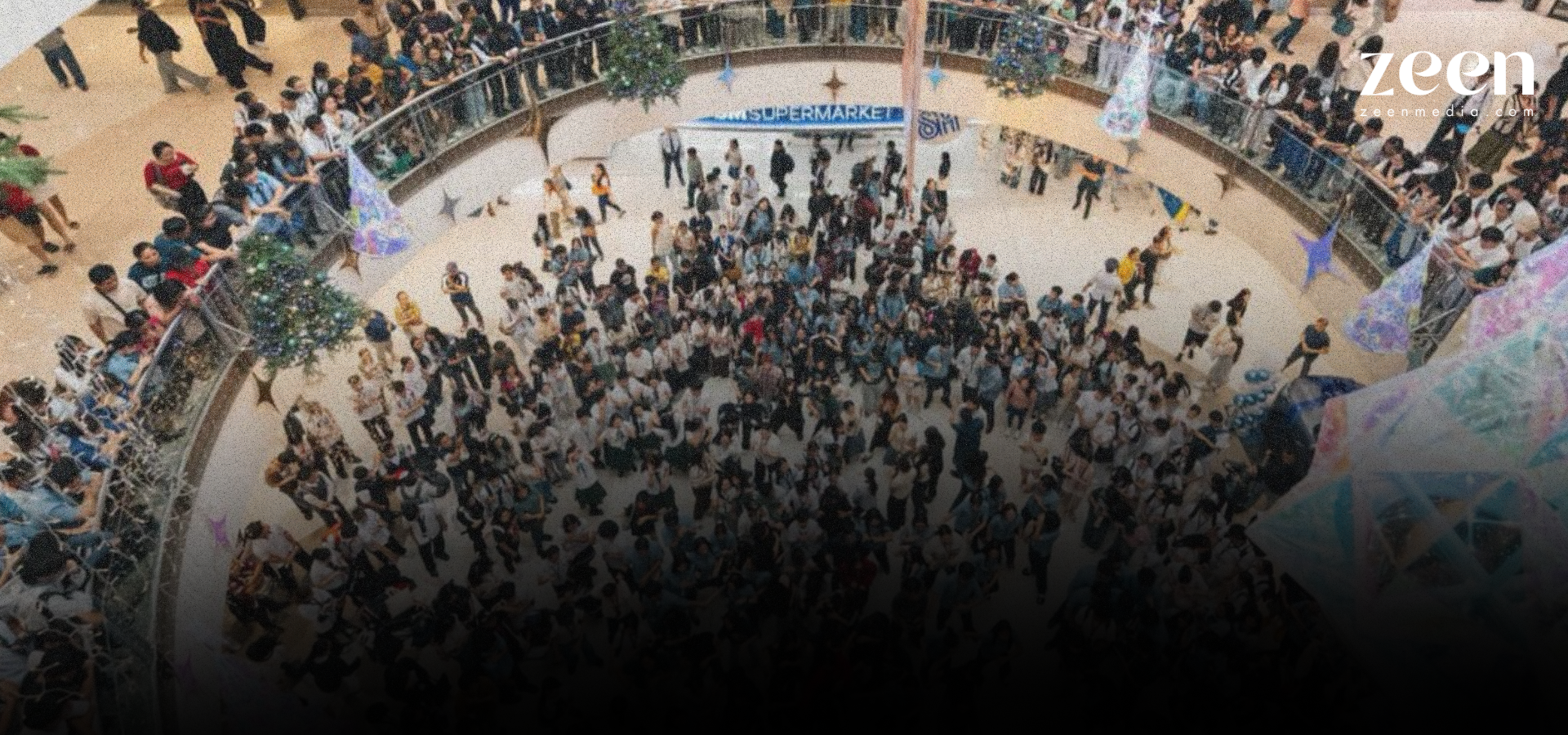Gen Z Turned A Mall Foodcourt Into A Dancefloor
